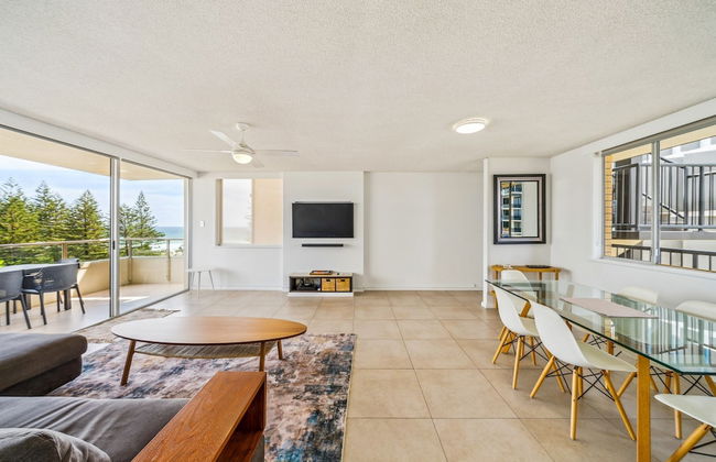 Holiday Haven on Burleigh Beach - Photo 7