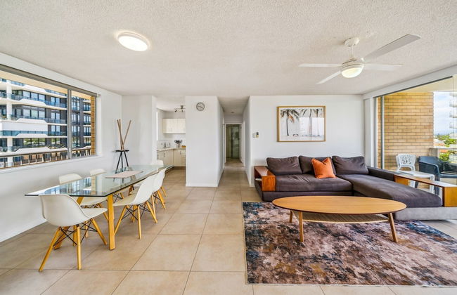 Holiday Haven on Burleigh Beach - Photo 9