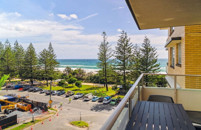 Holiday Haven on Burleigh Beach - Photo 10