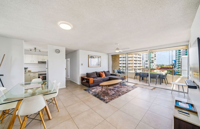 Holiday Haven on Burleigh Beach - Photo 8
