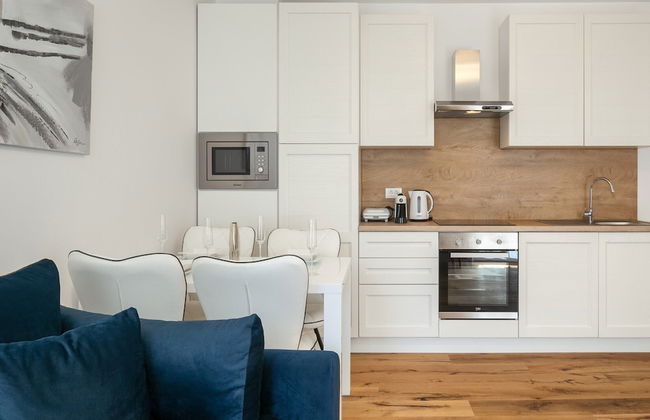 Modern Apartment With Open-air Parking - Photo 14