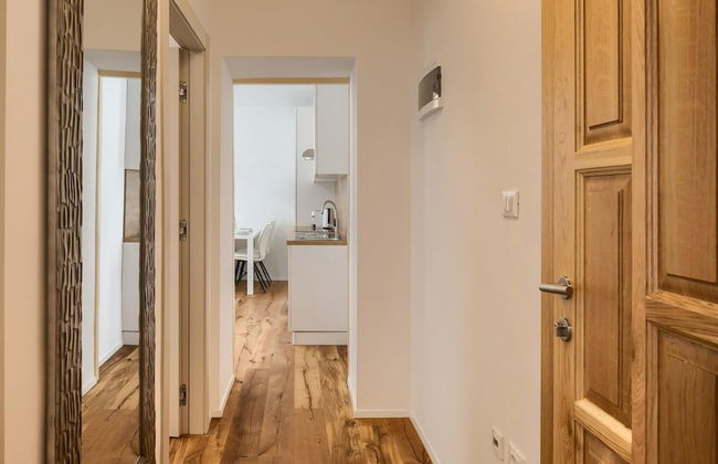 Modern Apartment With Open-air Parking - Photo 26