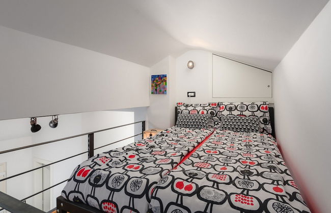 Apartment With View - Photo 3