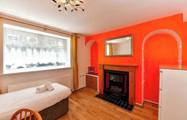 Host Stay Oxford Street House - Photo 20