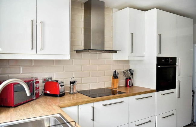 Host Stay Oxford Street House - Photo 6