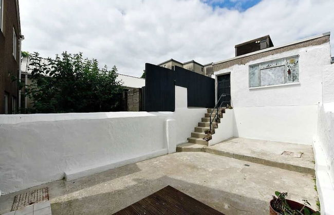 Host Stay Oxford Street House - Photo 27