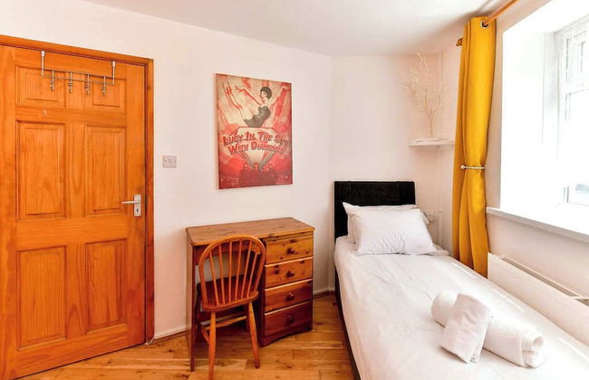 Host Stay Oxford Street House - Photo 23