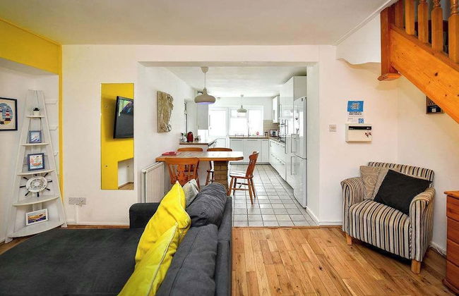 Host Stay Oxford Street House - Photo 11