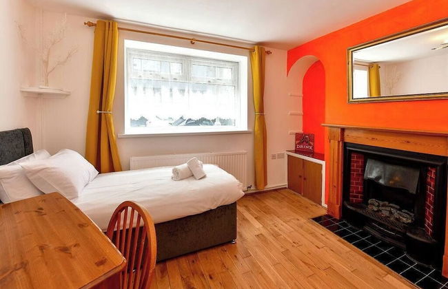 Host Stay Oxford Street House - Photo 18