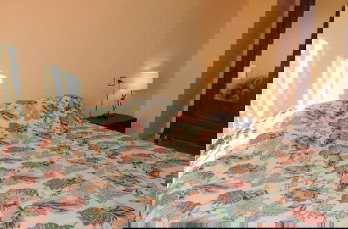 Foto 4 - Cozy Apartment With Furniture