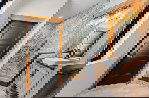 Foto 51 - The Grand on Greenbay-7 Bedrooms Sleeps 21 Modern new Build