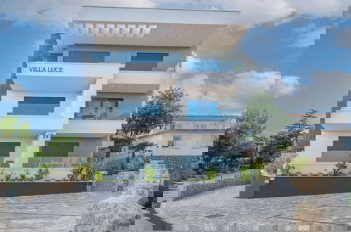 Foto 19 - Luxury Beachfront Krk Apartments With Terrace