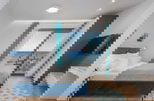 Foto 3 - Luxury Beachfront Krk Apartments With Terrace