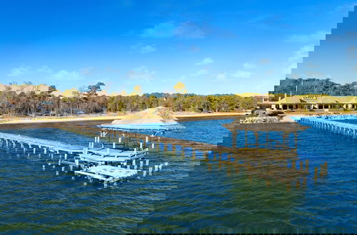 Foto 43 - Bay House by Avantstay Waterfront Pier Pond
