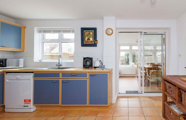Spacious 4-bed Seaside Retreat in Selsey - Foto 11