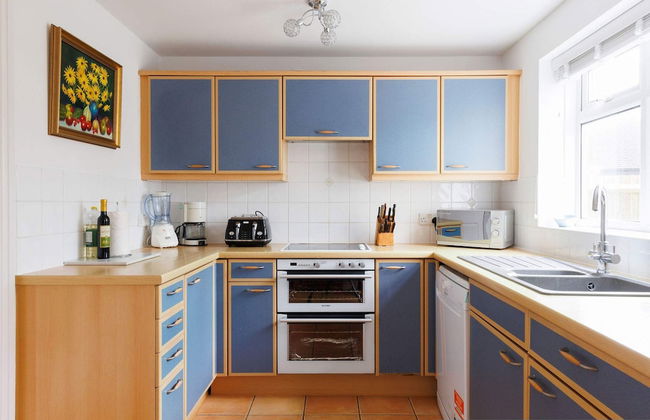 Spacious 4-bed Seaside Retreat in Selsey - Foto 13