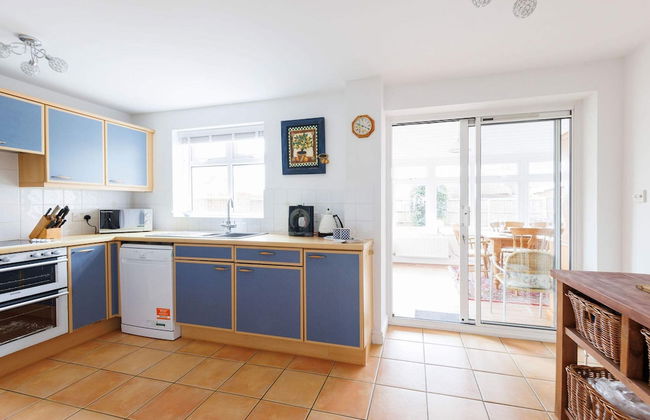 Spacious 4-bed Seaside Retreat in Selsey - Foto 12