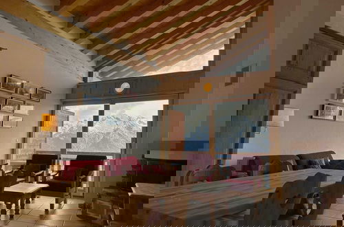 Foto 1 - Pleasant Apartment With Balcony