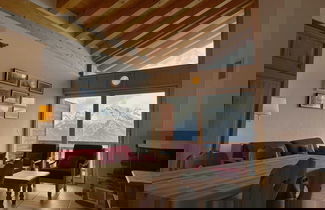 Foto 1 - Pleasant Apartment With Balcony