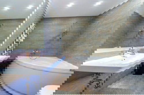Foto 31 - Serene Rural Villa With Pool, Sun Deck, and Children's Play Area
