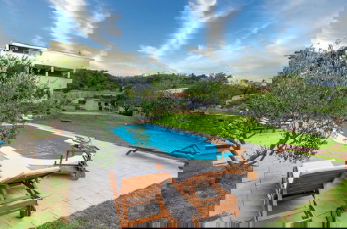Foto 38 - Serene Rural Villa With Pool, Sun Deck, and Children's Play Area