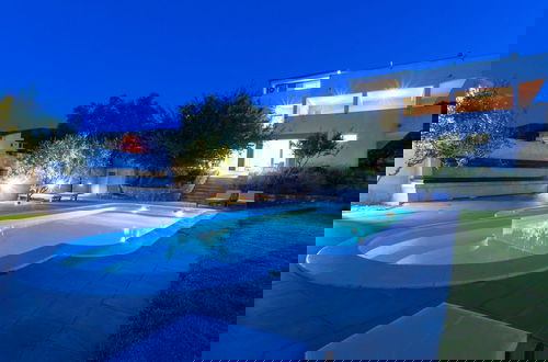 Foto 36 - Serene Rural Villa With Pool, Sun Deck, and Children's Play Area