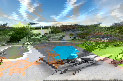 Foto 35 - Serene Rural Villa With Pool, Sun Deck, and Children's Play Area
