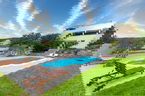 Foto 37 - Serene Rural Villa With Pool, Sun Deck, and Children's Play Area