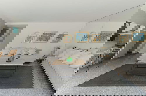 Foto 13 - Luxury Haven With Pool, Tennis and Large Garden
