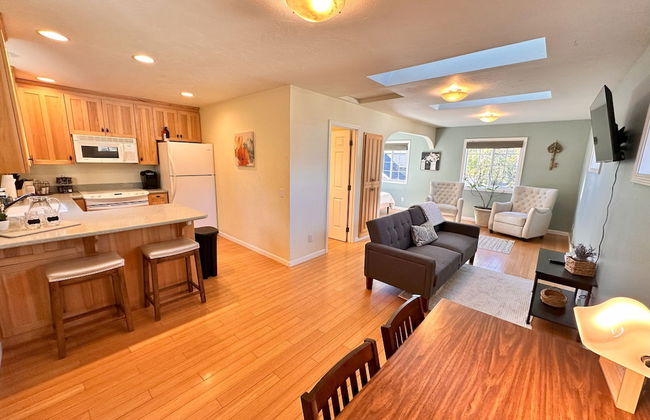 Medford Home and 2 Condos With Pool - Foto 30