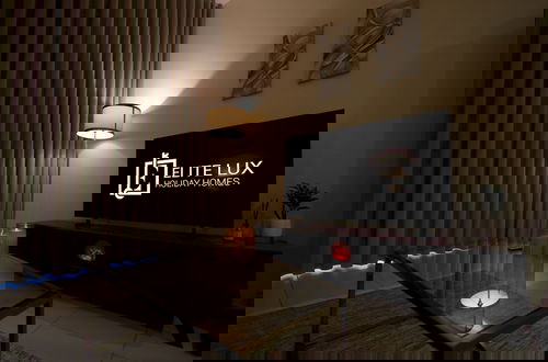 Foto 17 - Elite LUX Holiday Homes - Modern Elegance Studio in Business Bay Dubai