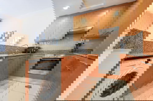 Foto 20 - Elite LUX Holiday Homes - Modern Elegance Studio in Business Bay Dubai