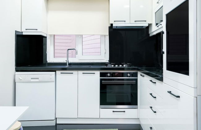 Modern Spacious Flat w Balcony 5 min to Taksim - Foto 16