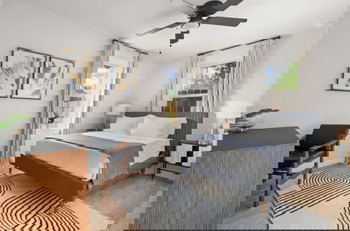 Foto 1 - Cozy Modern Getaway Near Downtown
