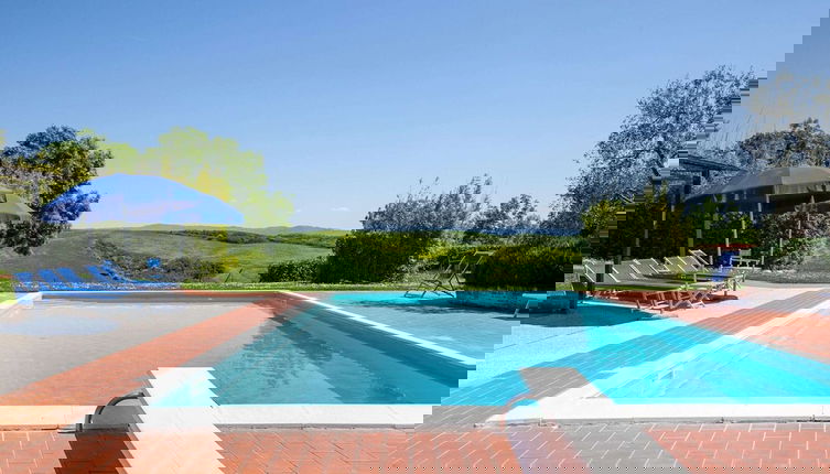 Photo 1 - Apartment in Tuscany With Pool & BBQ