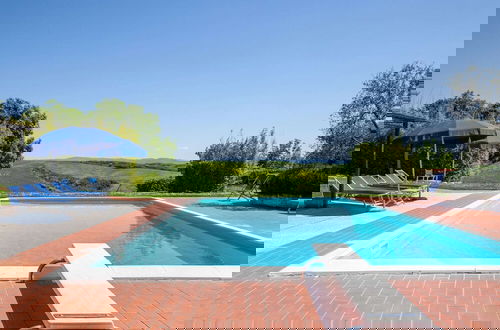 Photo 1 - Apartment in Tuscany With Pool & BBQ