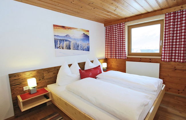 Spacious Holiday Home Near Ski Area in Kaltenbach - Foto 11