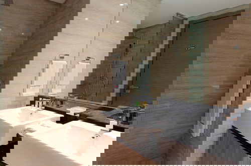 Foto 8 - Spacious 1BR Apt Designed by Missoni