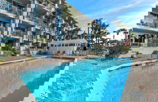 Foto 2 - Steps to Beach w/ View, Pool + Tennis Luxe Top-floor Sea La Vie by Avantstay