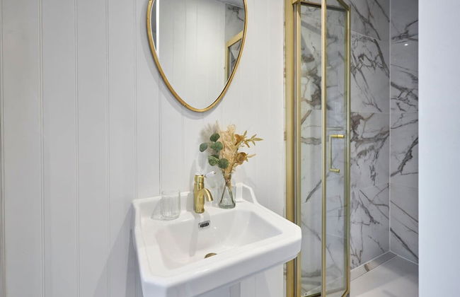 Host Stay Poplar Villas - Photo 10