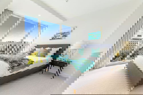 Foto 2 - Brand New! Luxe 3-Bed Apartment In Aotea Square
