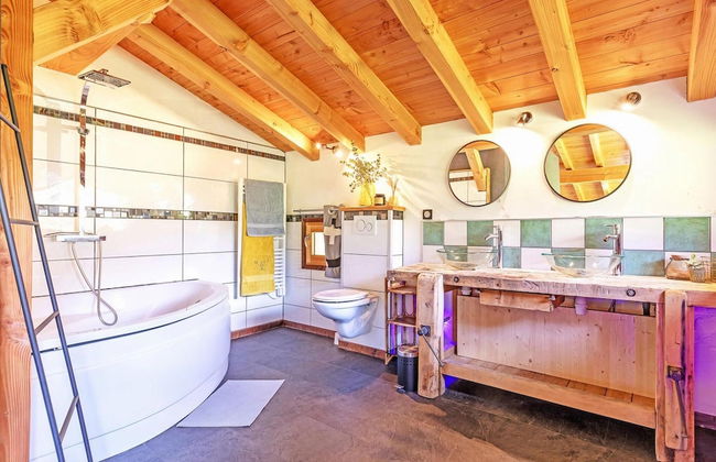 Chalet in Moulin With Sauna & Stunning Views - Foto 12