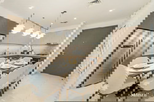 Foto 18 - Modern 2BR w Direct Beach Access Emaar Beachfront