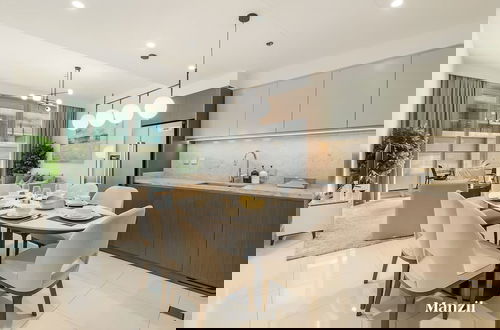 Foto 21 - Modern 2BR w Direct Beach Access Emaar Beachfront