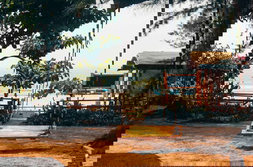 Foto 18 - Basho Beach Huts & Cafe