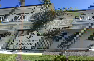 Foto 1 - Coastal Chic: Stylish Condo On Windermere Beach