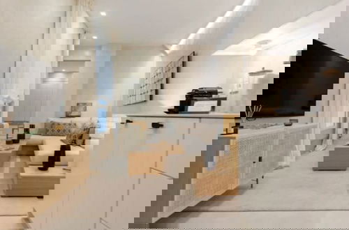Foto 9 - Elegant Neptuno-cortes Apartment for 2 People