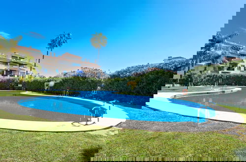 Foto 10 - Sunny Getaway With Pool in Marbella - Ref M54