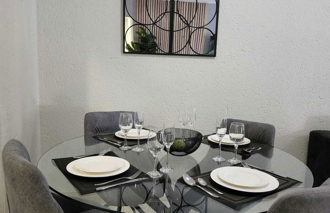 3 Bedroom Apartment in the Heart of Sandton - Foto 1