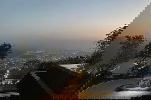 Photo 23 - A Majestic and Luxurious Villa Overlooking the Ganges